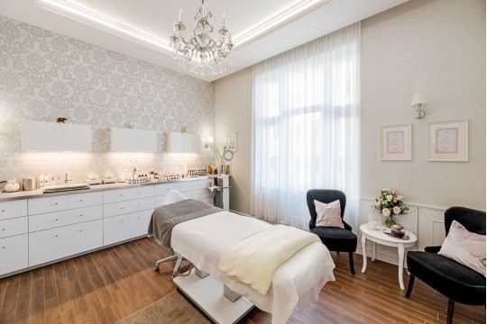 Szépségszalon - Adrienn Feller referenciaszalon - Alapterület: 49 m2