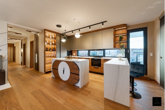 Fókuszban a konyha - Alapterület: 160 m2