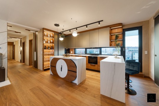 Fókuszban a konyha - Alapterület: 160 m2